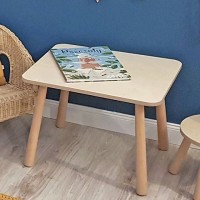Natürlicher Tisch und Stühle dafür